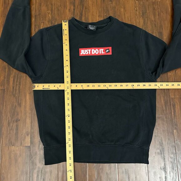 NIKE Classic "Just Do It" Big Logo Crewneck Pullover Sweatshirt Black - Picture 9 of 9